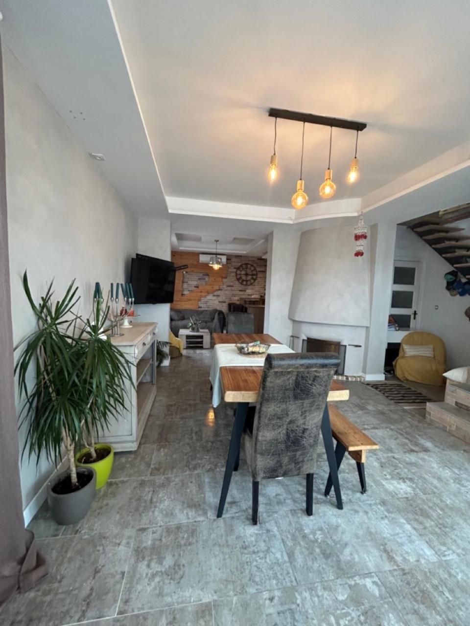 Comme A La Maison Narbonne Exterior photo